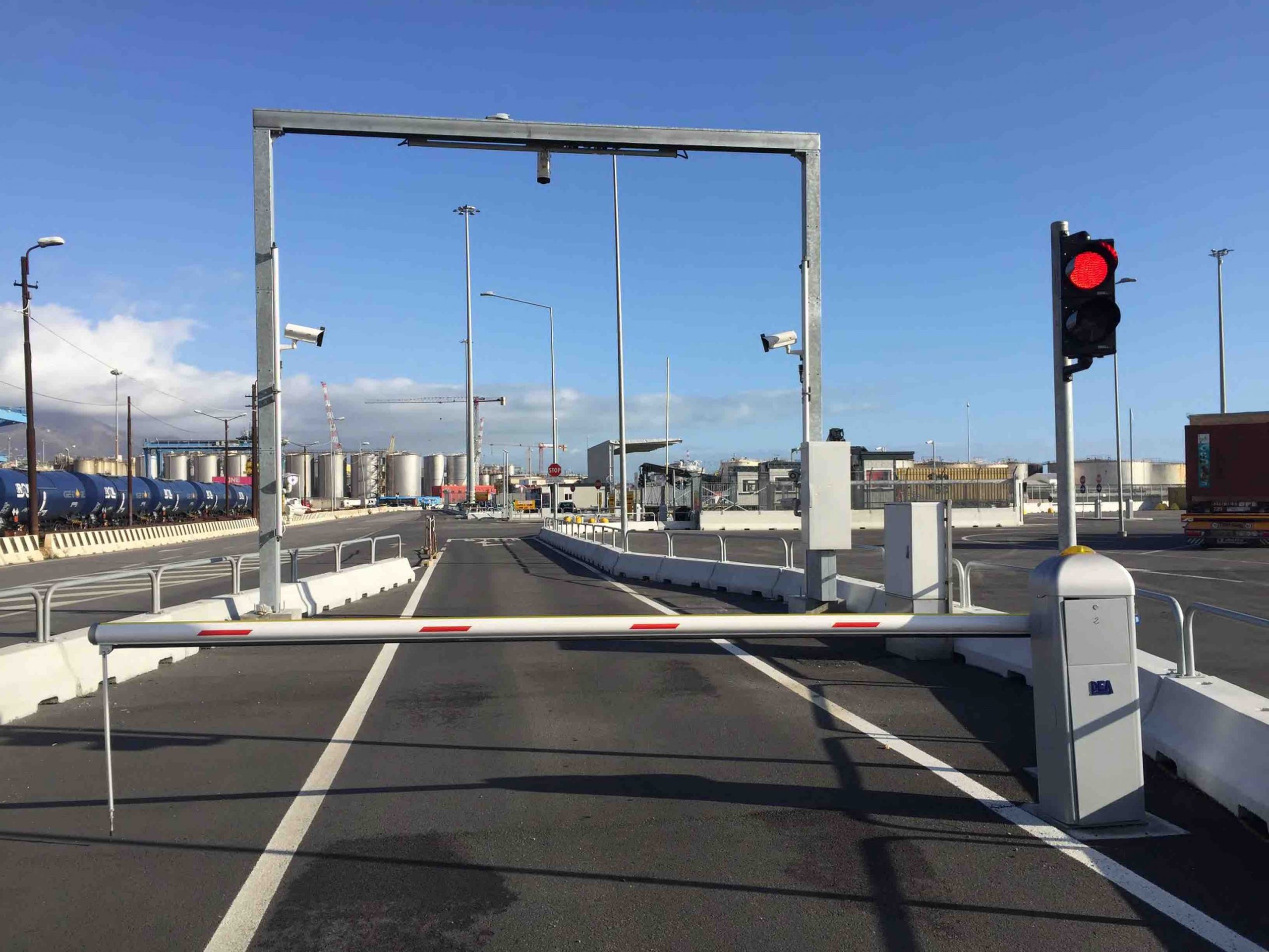 barriera automatica con semaforo datech
