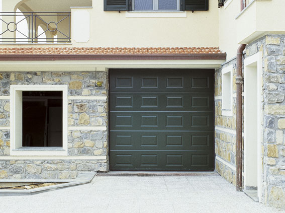 porta sezionale residenziali per garage verde
