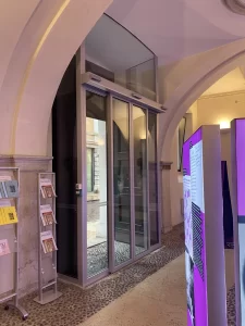 Bussola automatica completata all’ingresso di Palazzo Trentini